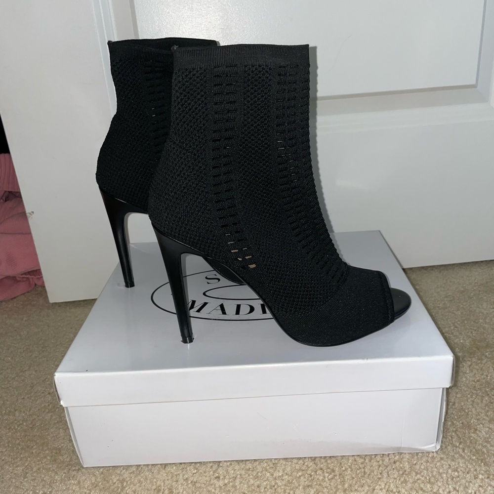 Steve Madden Candid Black Booties Size 8.5